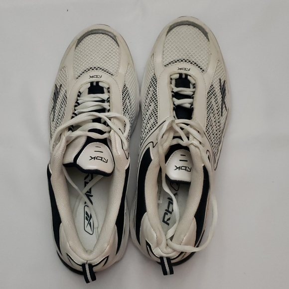 Reebok, new but i don't have the box or the tag. - Picture 2 of 4